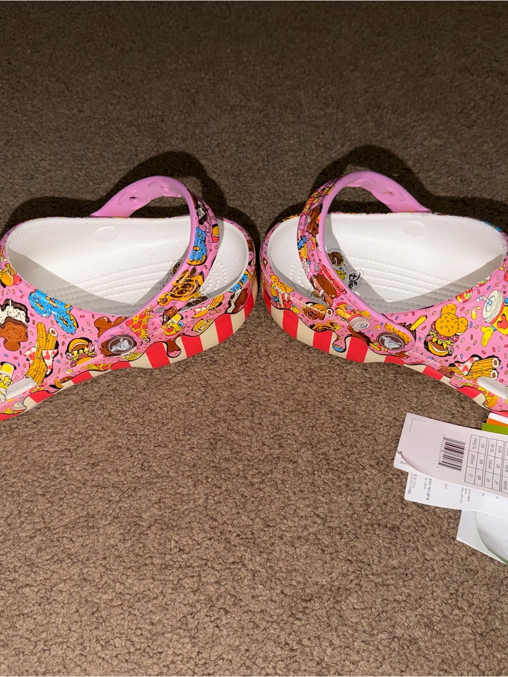 CROCS Disney Parks Eats with Jibbits (NWT) (m6/w8) - Picture 4 of 6